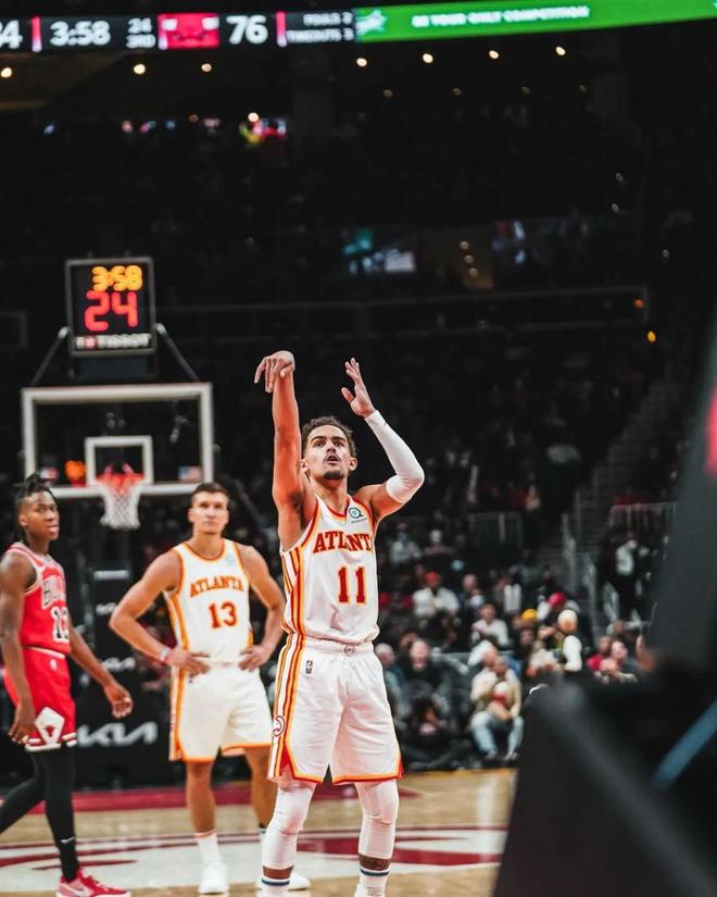 边锋拉开宽 边锋拉开宽